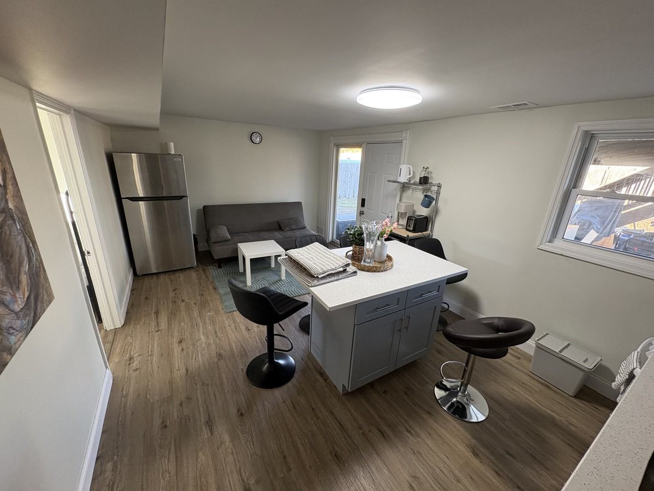 35 Holiday Park Drive - Photo 2 of 8