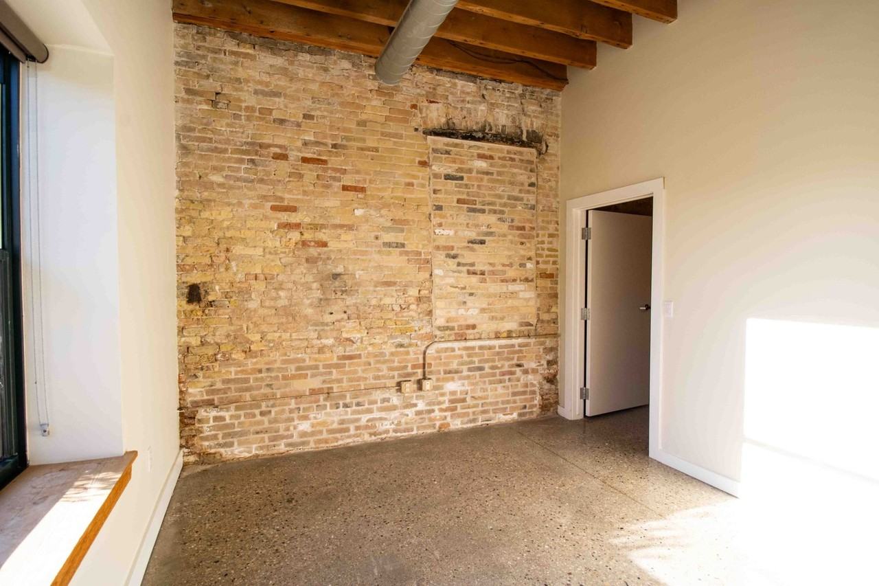 Beam House - Photo 7 of 44