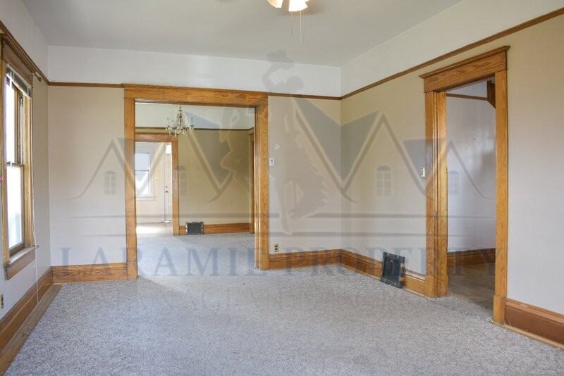 358 N 5th St #A - Photo 3 of 17