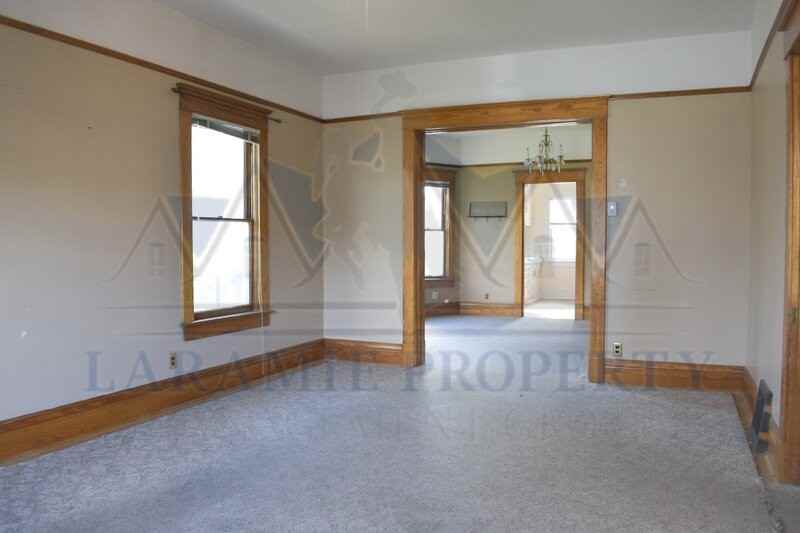 358 N 5th St #A - Photo 4 of 17