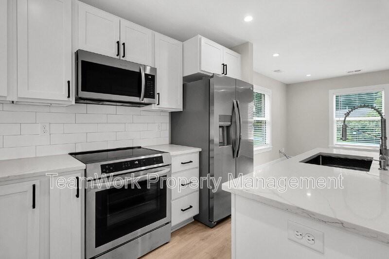 1752 Skinner Ave - Photo 5 of 40