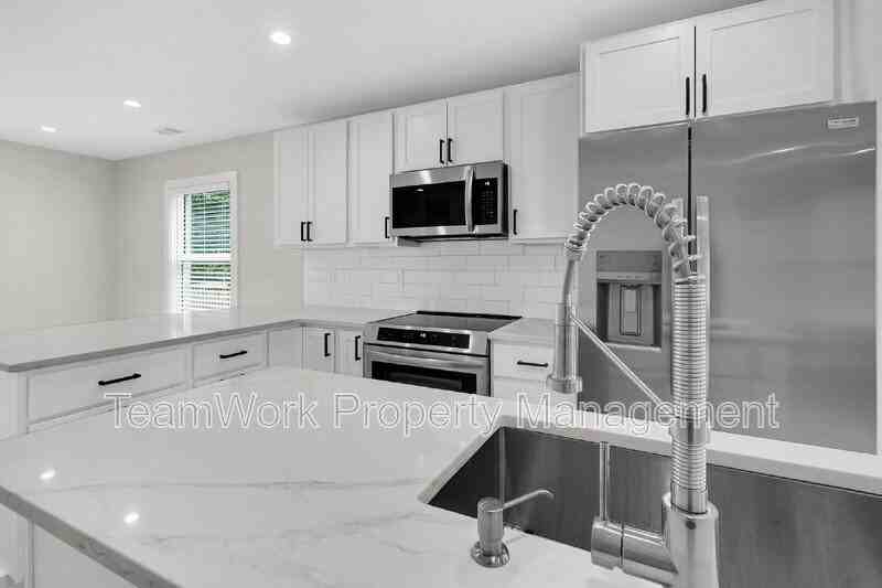 1752 Skinner Ave - Photo 6 of 40