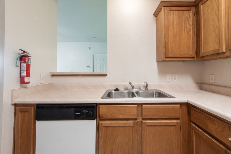 1605 Tennessee St - Photo 2 of 5