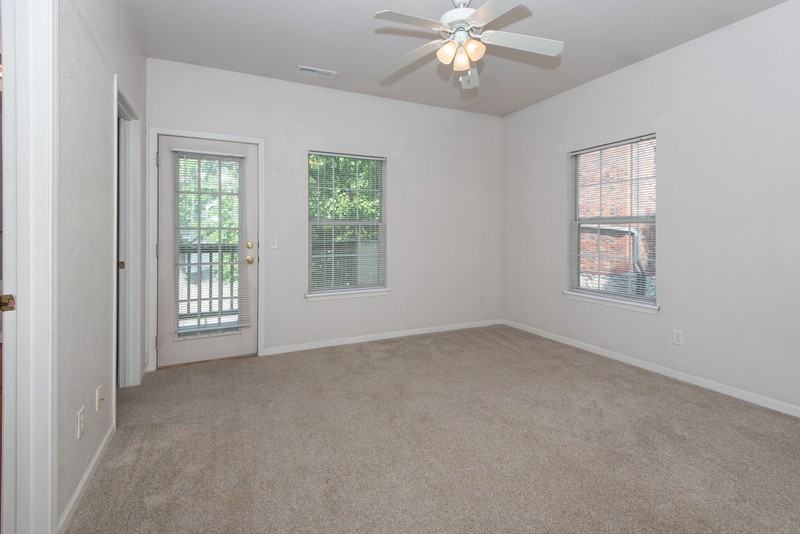 1605 Tennessee St - Photo 3 of 5