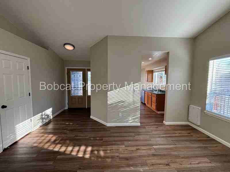 3522 Smoketree Ave - Photo 3 of 38