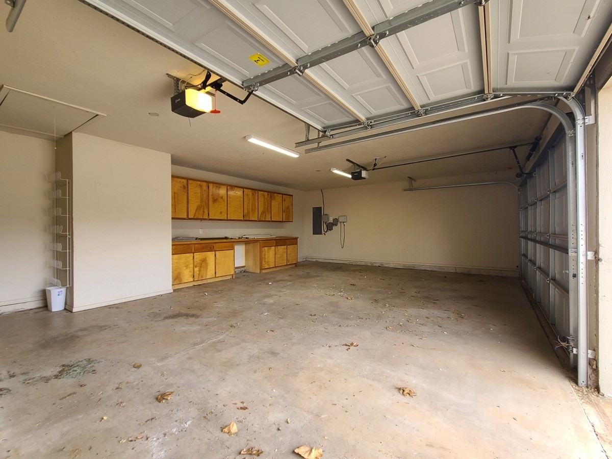 5604 Nw 106th St #1 - Photo 6 of 40