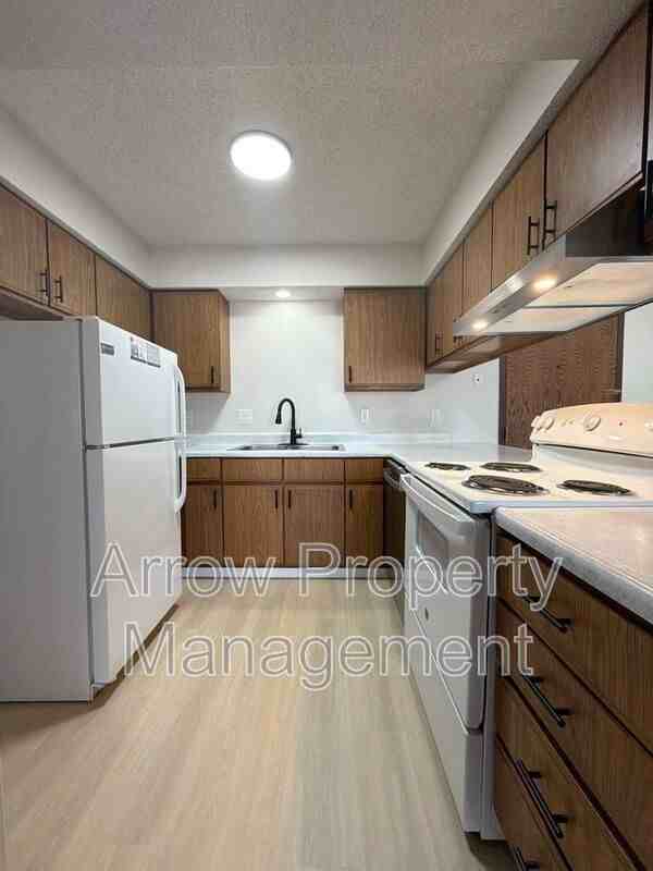 2323 T St #12 - Photo 4 of 9