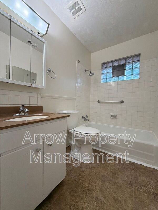 2000 Washington St - Photo 7 of 10