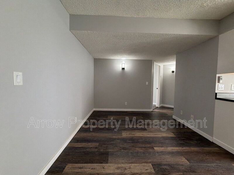 3405 Holdrege St #102 - Photo 4 of 11