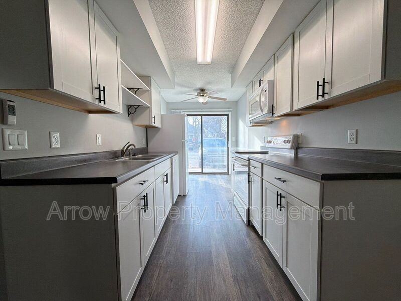 3405 Holdrege St #102 - Photo 5 of 11