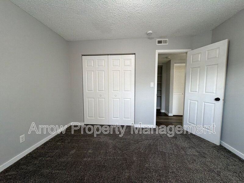 3405 Holdrege St #102 - Photo 7 of 11