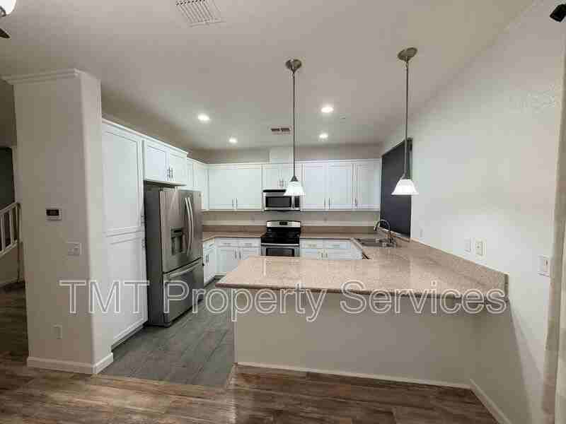 939 Dixieanne Ave - Photo 3 of 11