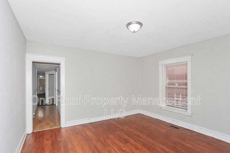 3228 E 8th St #1W - Photo 3 of 14