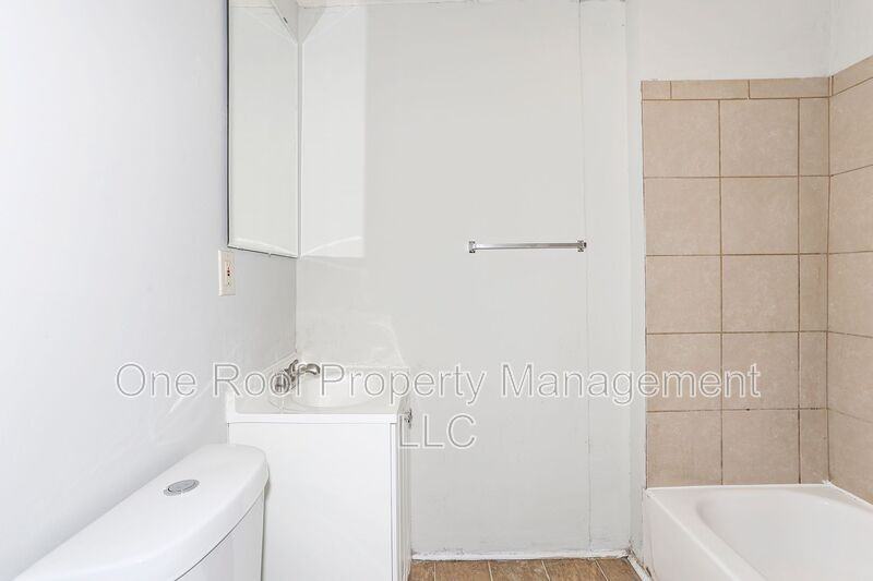 3228 E 8th St #1W - Photo 7 of 14