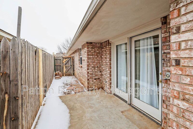 5706 Laguna Dr - Photo 3 of 26