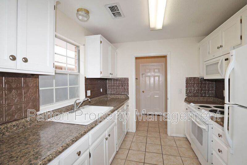 5706 Laguna Dr - Photo 6 of 26