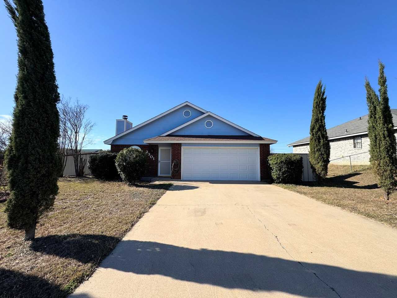 2301 Dickens Dr - Photo 2 of 17