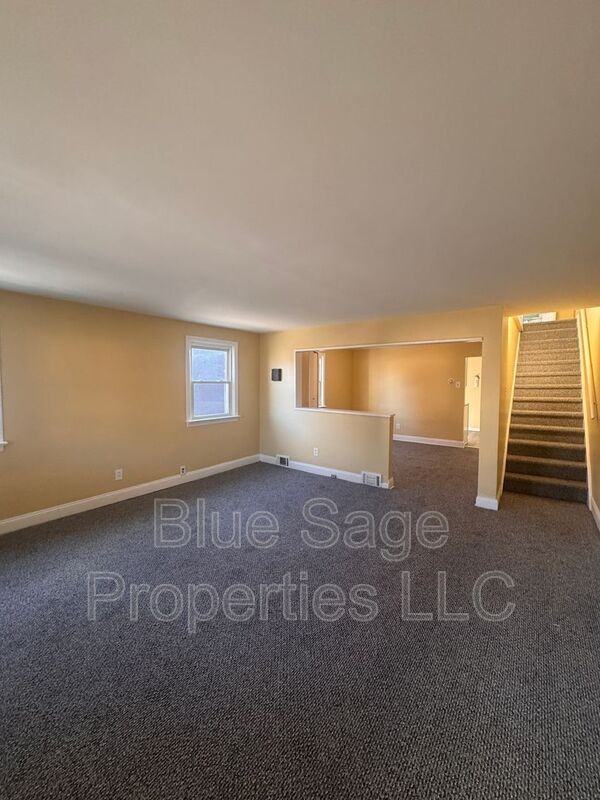 1024 Broad St - Photo 3 of 33