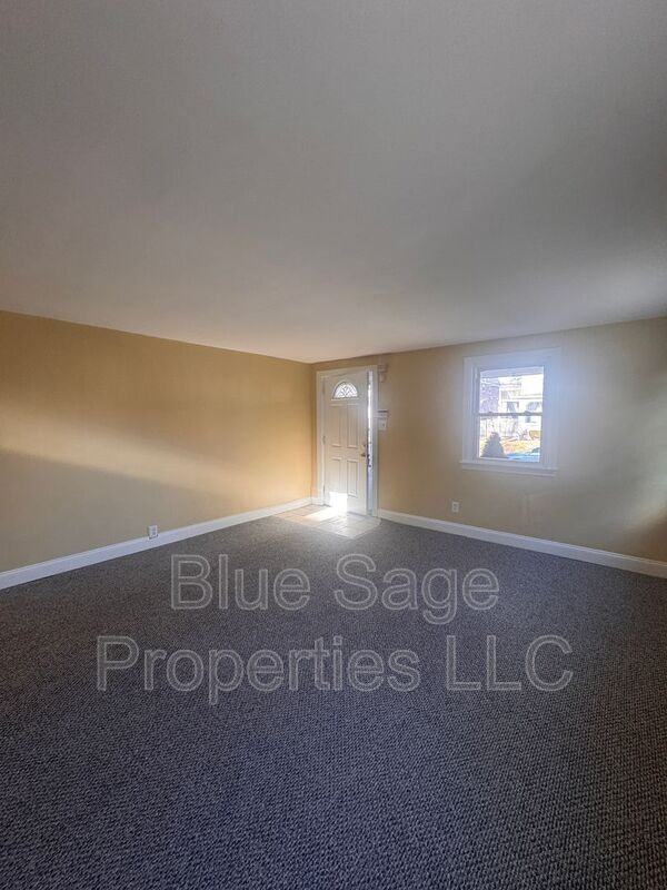 1024 Broad St - Photo 5 of 33