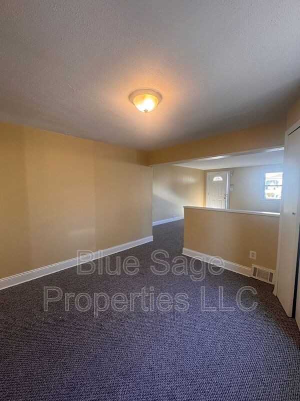1024 Broad St - Photo 7 of 33