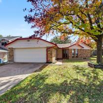 1009 W Hills Ter - Photo 1 of 1