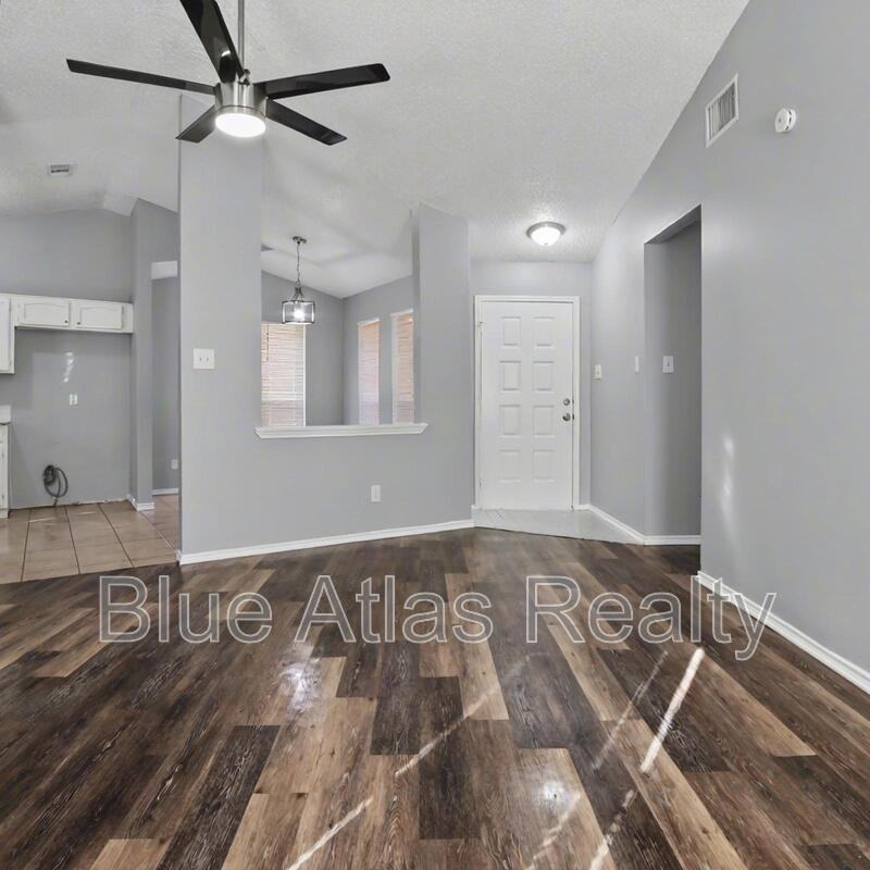 1009 W Hills Ter - Photo 2 of 31