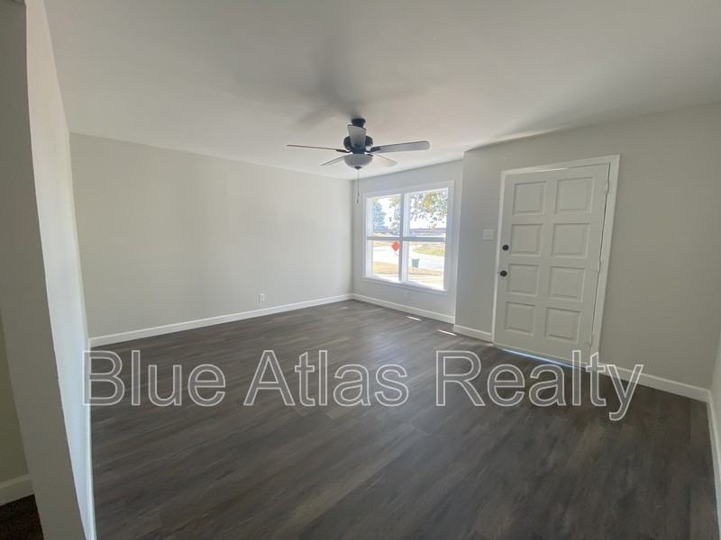 1303 College St - Photo 3 of 19