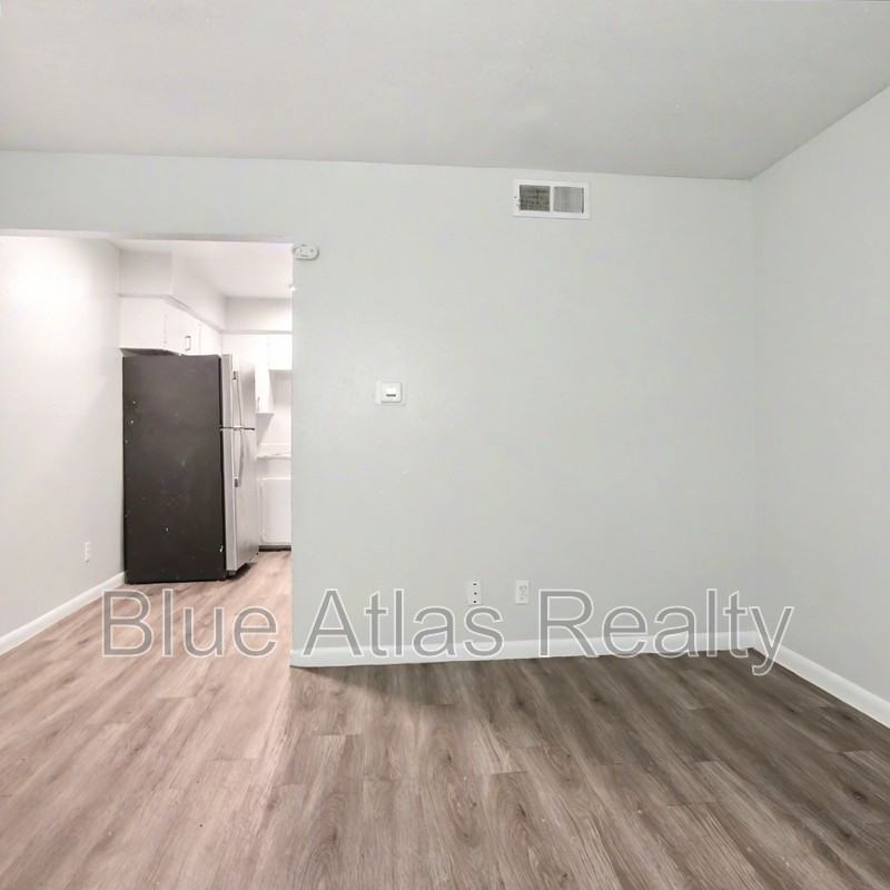 411 E Polk St #1 - Photo 4 of 20