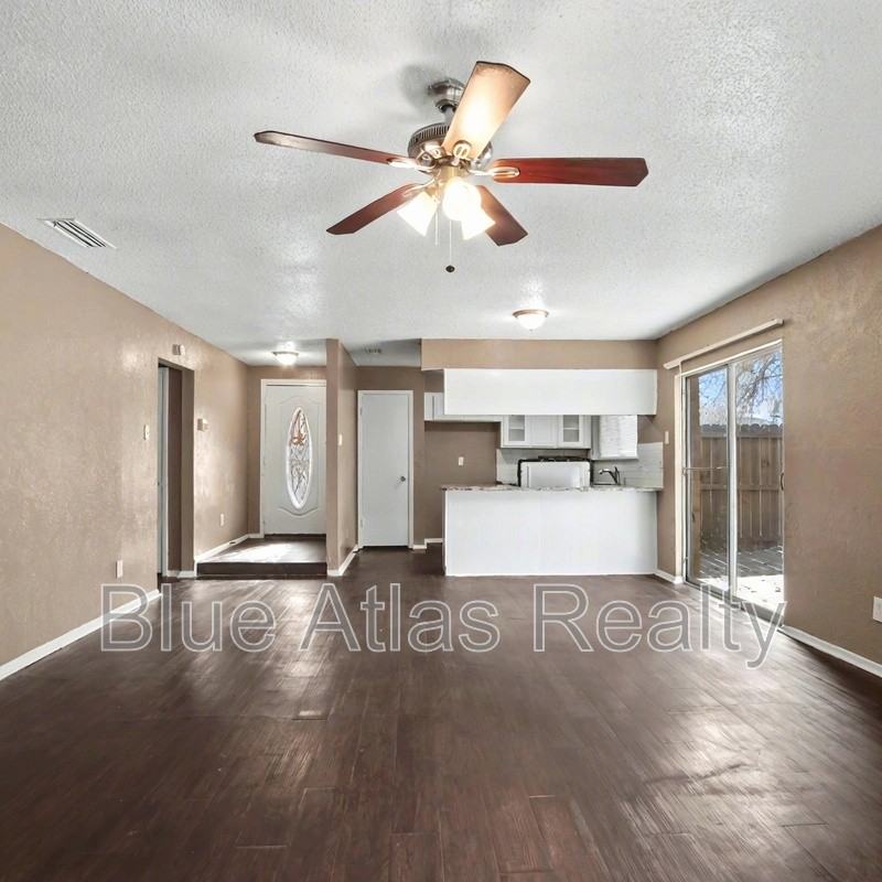 805 Cherry Hills Dr - Photo 4 of 21