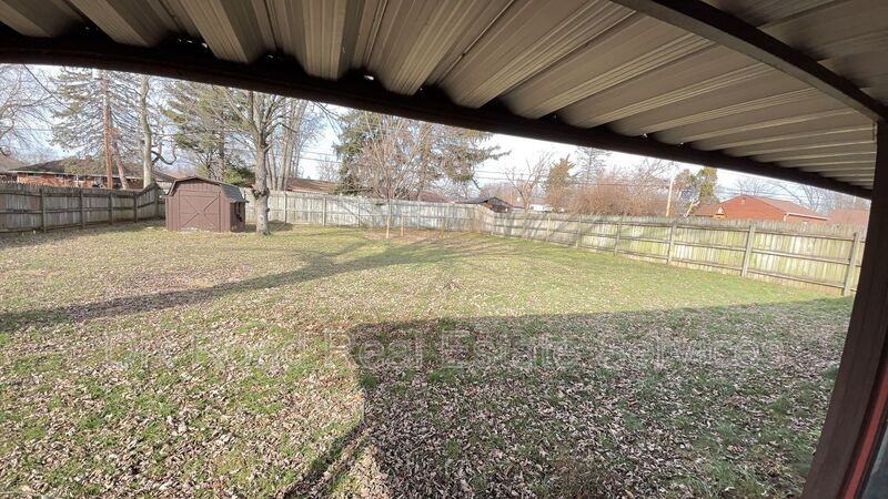 5269 Harshmanville Rd - Photo 6 of 33