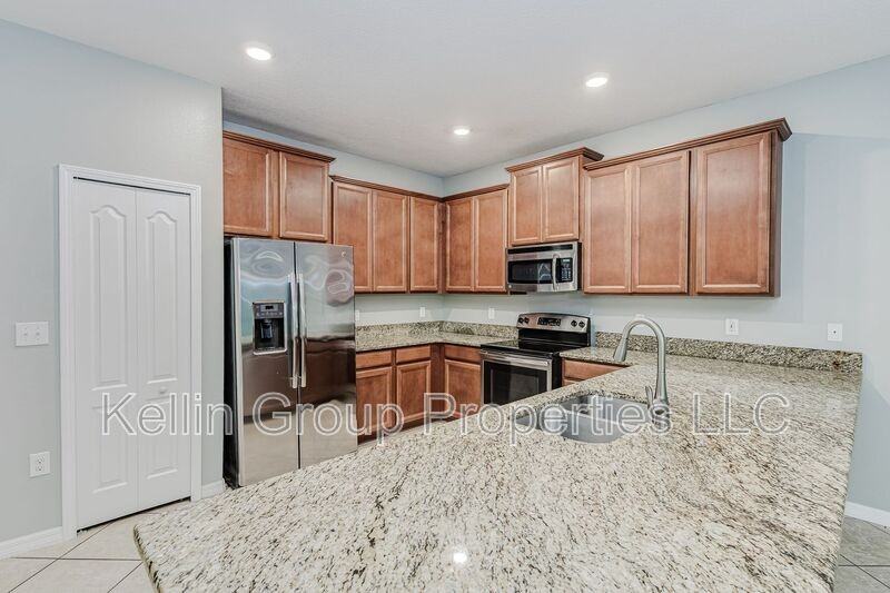 6467 Sedgeford Dr - Photo 6 of 25