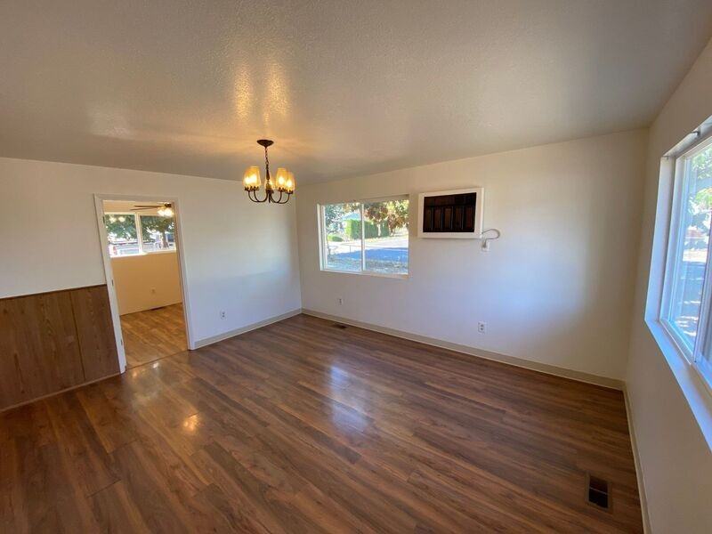 1011 Cedar St - Photo 2 of 19