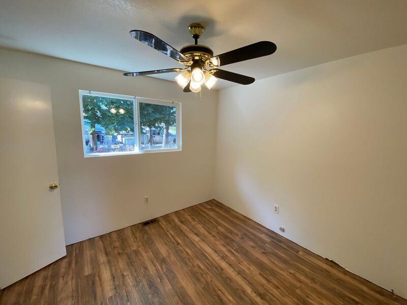 1011 Cedar St - Photo 6 of 19