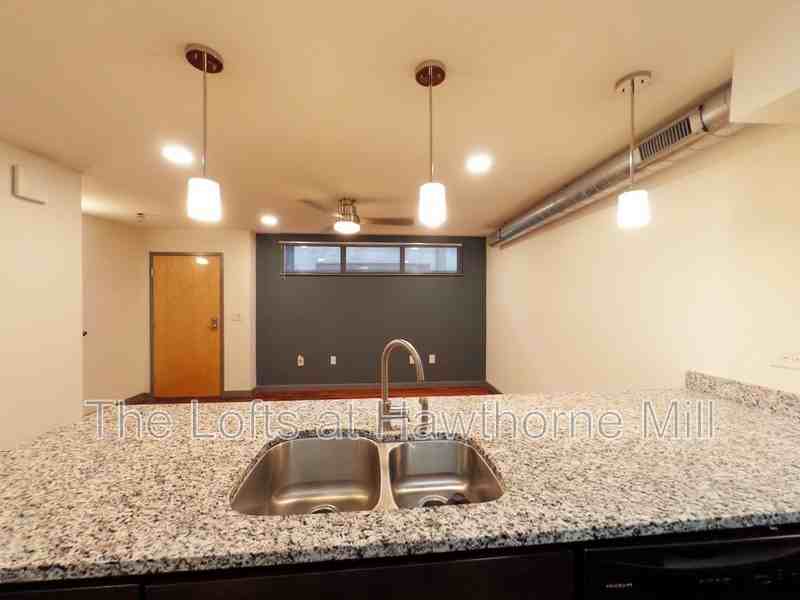 1101 Hawthorne Ln #235 - Photo 4 of 12