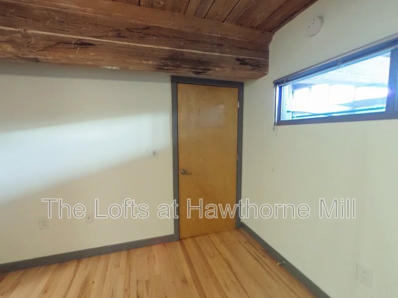 1101 Hawthorne Ln #235 - Photo 7 of 12