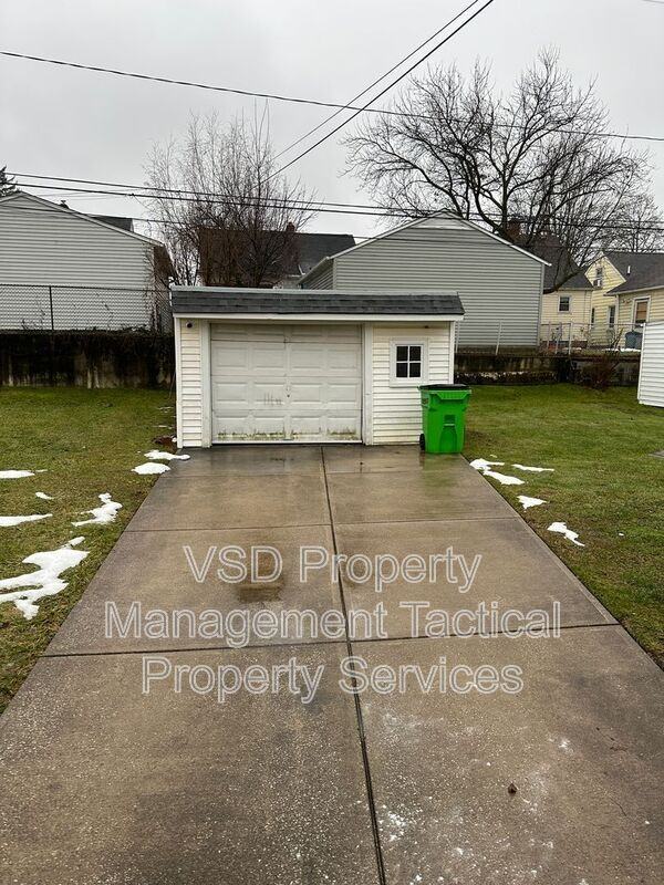 12322 Garland Ave - Photo 2 of 20