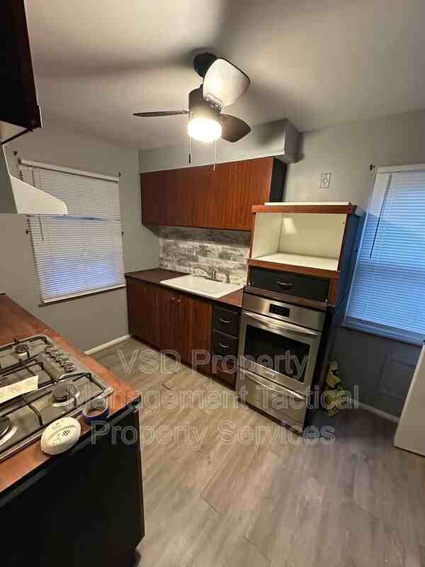 12322 Garland Ave - Photo 5 of 20