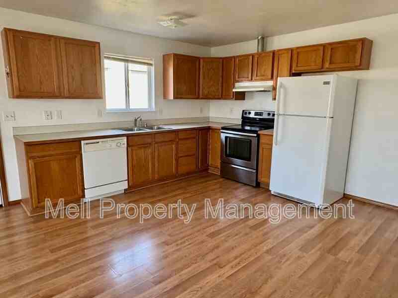 642 1/2 Dearborn Ave - Photo 2 of 9