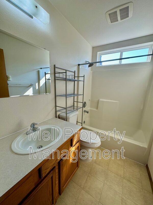 642 1/2 Dearborn Ave - Photo 7 of 9