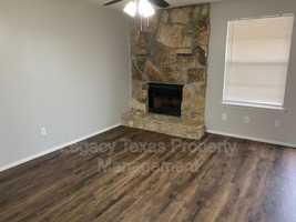 featured image of 1503 N Nolan River Rd Apt A #Apt A