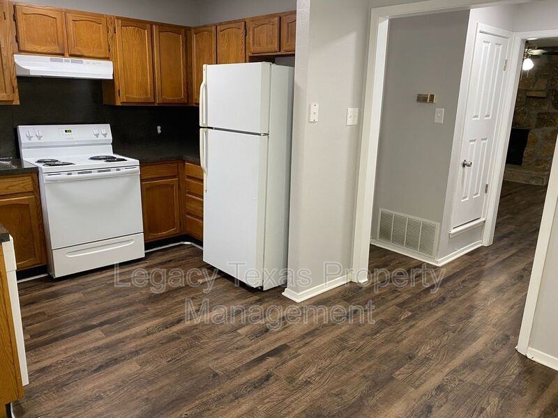 1503 N Nolan River Rd Apt A - Photo 5 of 22