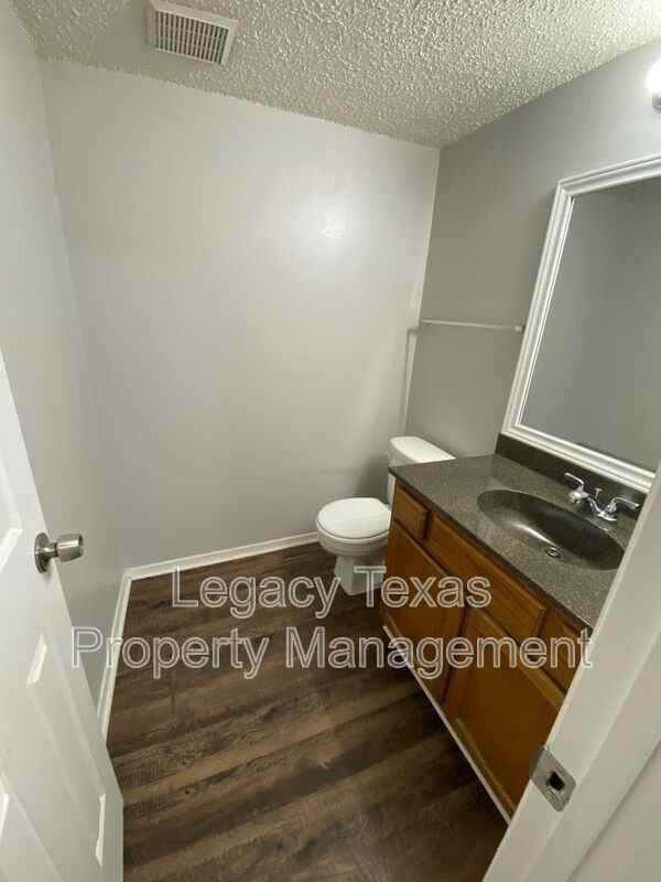 1503 N Nolan River Rd Apt A - Photo 7 of 22