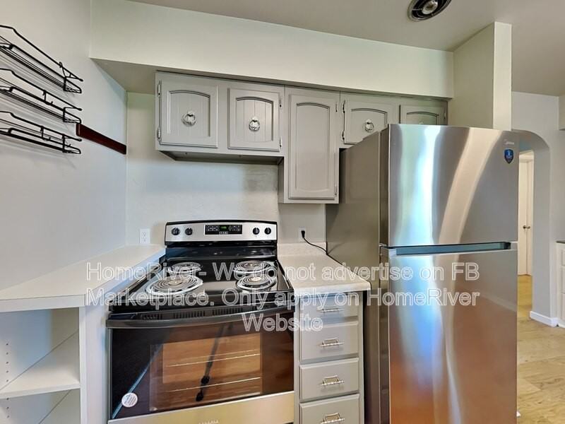 1117 S Walnut St - Photo 4 of 29