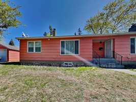 featured image of 1117 S Walnut St