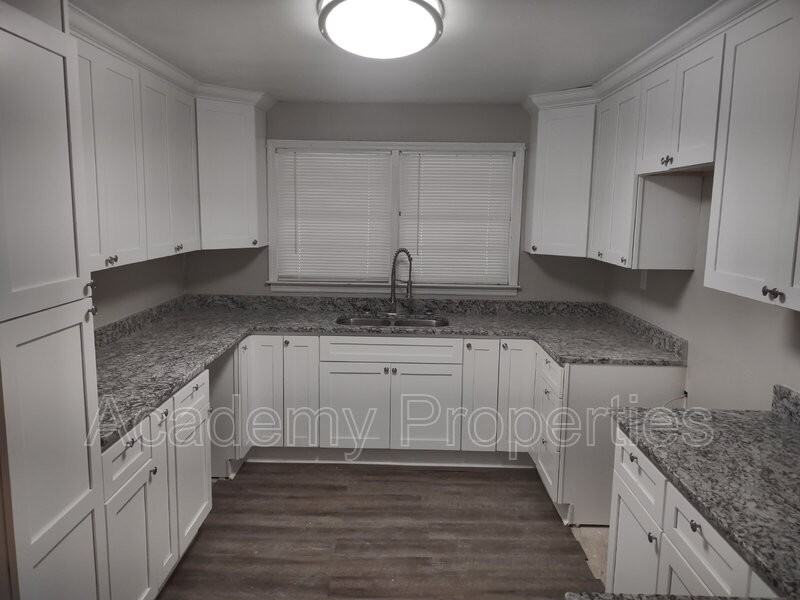 6422 Gibson Rd - Photo 5 of 15