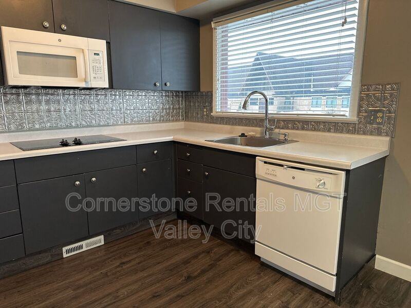 647 8th Ave Sw - Photo 2 of 26