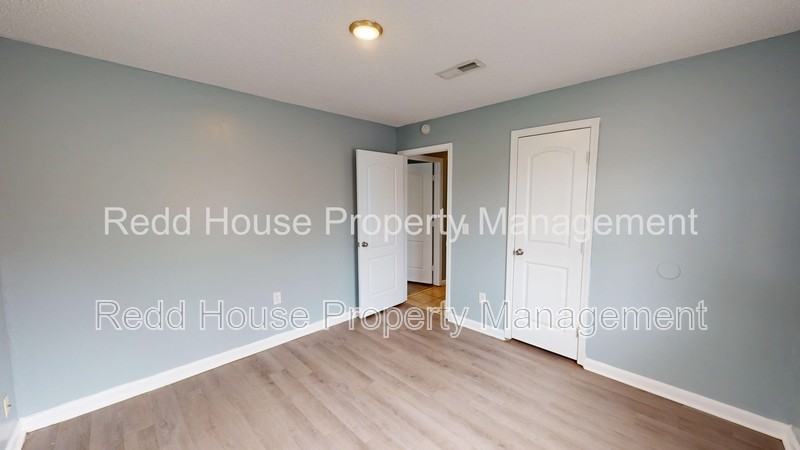 111 Nann St - Photo 7 of 17