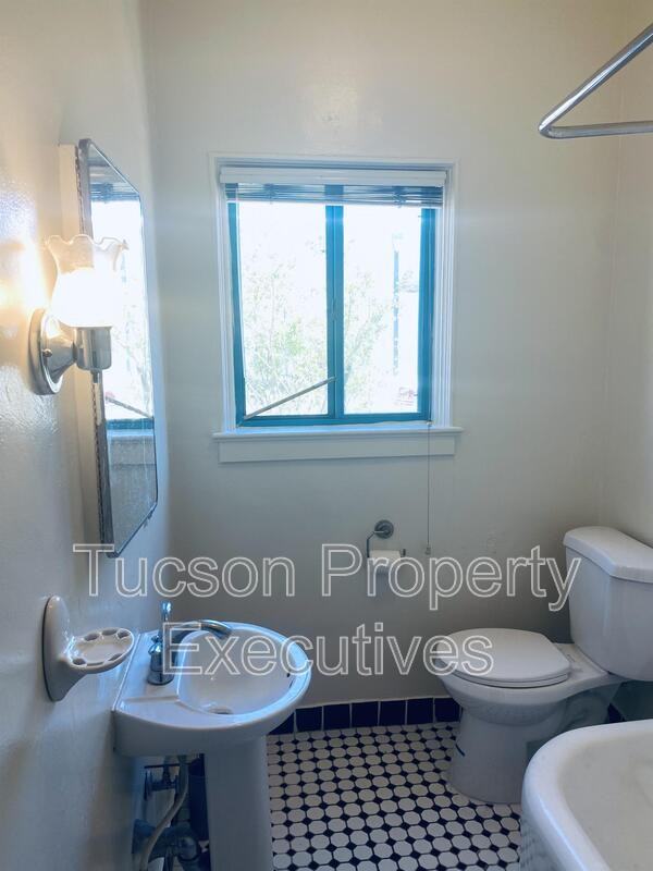 1233 E Mabel St - Photo 4 of 19