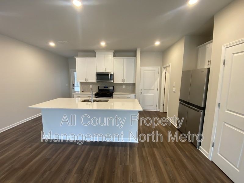 168 Timberland Ave - Photo 4 of 19