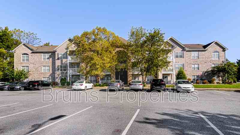 7104 West Friendly Avenueunit #201-1